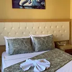 Merveille Hotel *